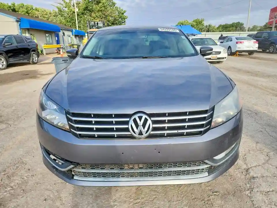 1VWCN7A33DC108131 2013 VOLKSWAGEN PASSAT-4