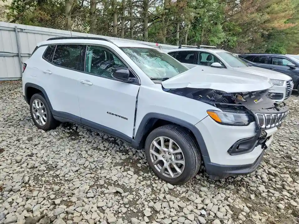 3C4NJDFB6NT172465 2022 JEEP COMPASS-3