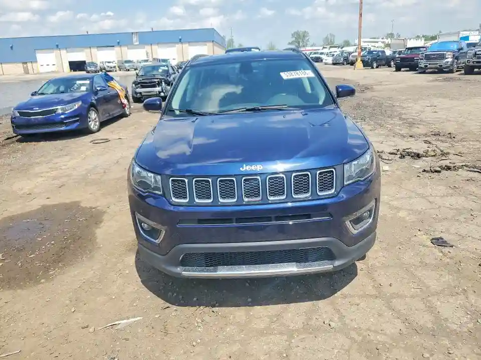 3C4NJDCB0JT349283 2018 JEEP COMPASS-4