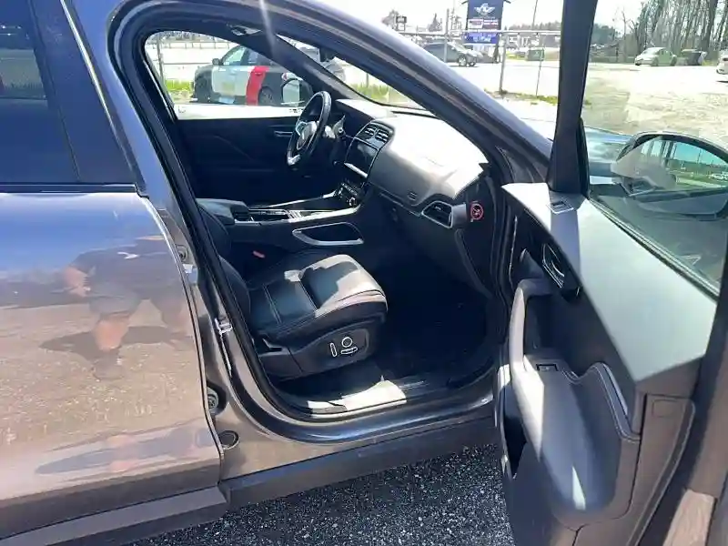 SADCK2FN4KA352120 2019 JAGUAR F-PACE-4