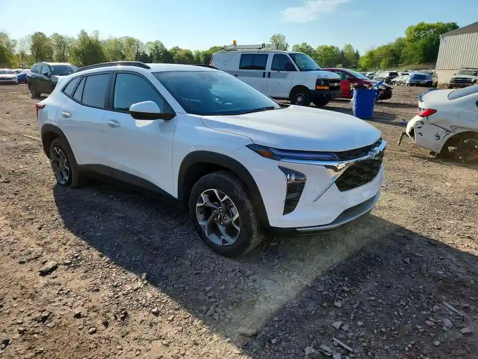 KL77LHEP7SC096086 2025 CHEVROLET TRAX-3