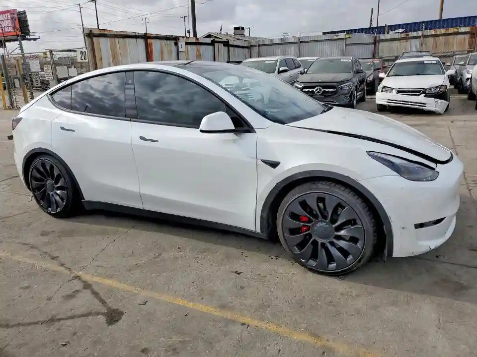 7SAYGDEF5PF738880 2023 TESLA MODEL Y-3