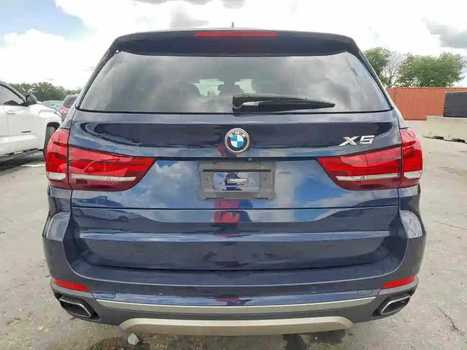 5UXKS4C52J0Y19643 2018 BMW X5-5