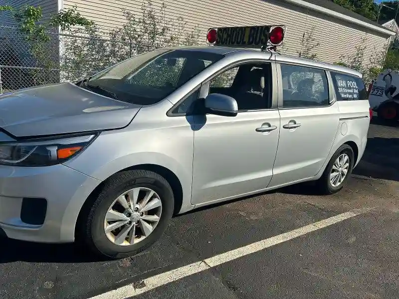 KNDMA5C1XH6264741 2017 KIA SEDONA-1