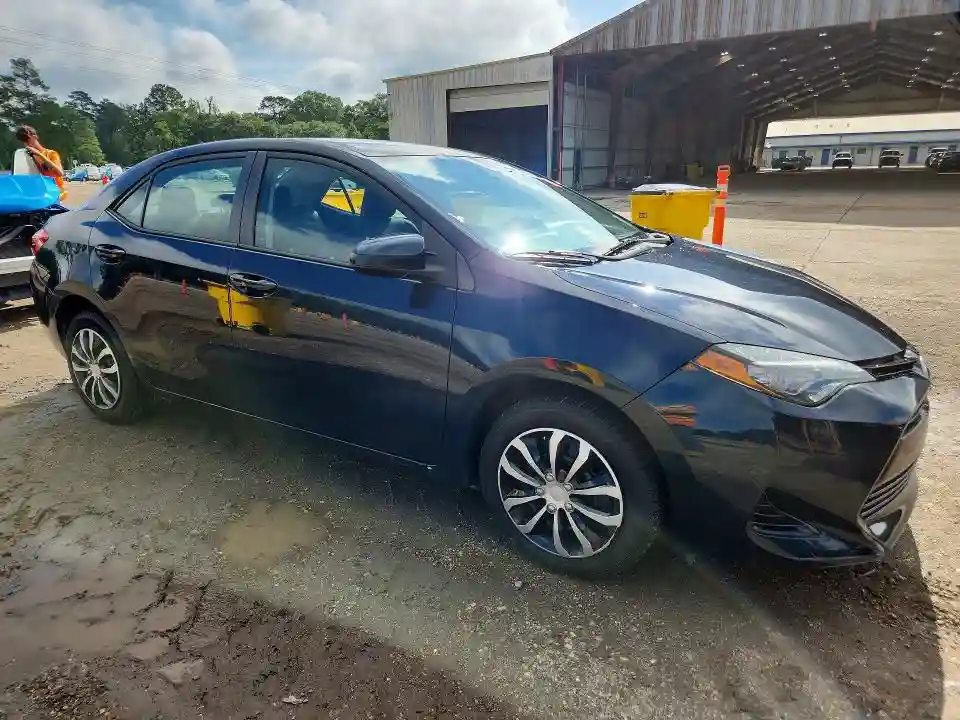 2T1BURHE8HC789775 2017 TOYOTA COROLLA-3