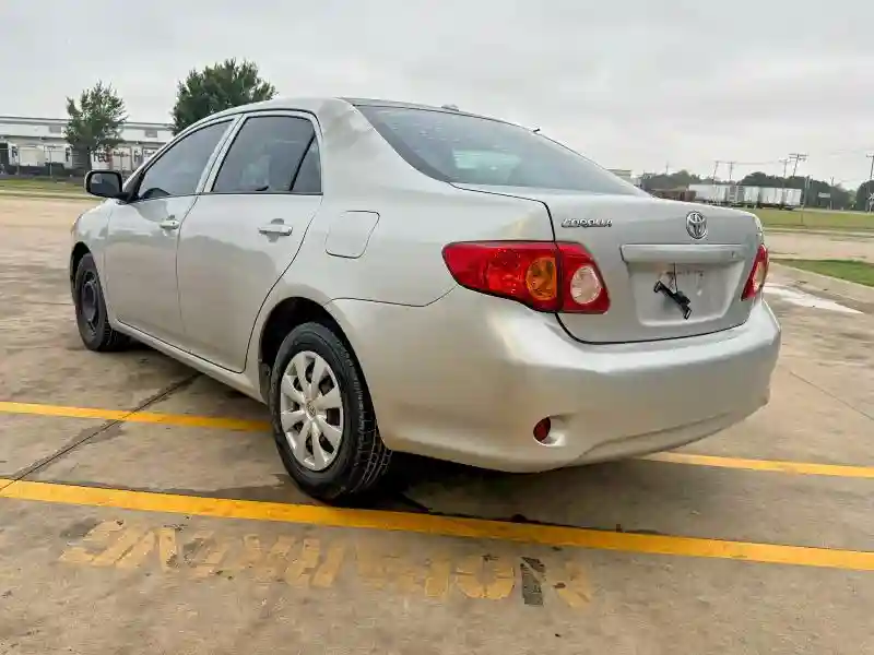 1NXBU4EE6AZ308627 2010 TOYOTA COROLLA-2