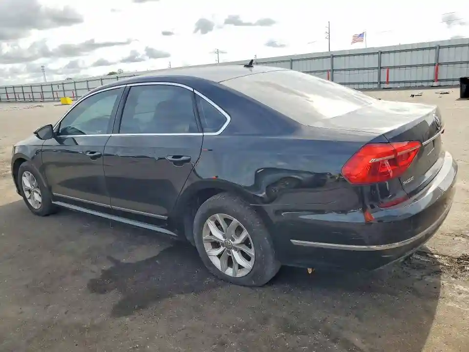 1VWAS7A39GC035562 2016 VOLKSWAGEN PASSAT-1