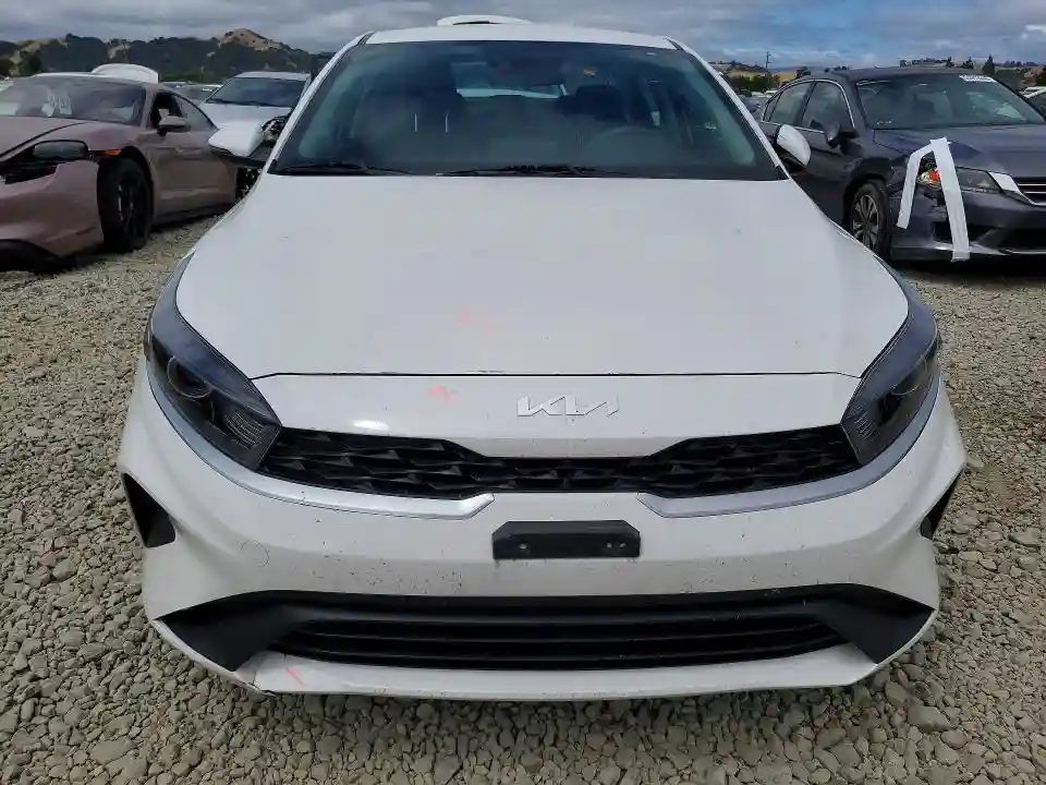 3KPF24AD7PE608824 2023 KIA FORTE-4