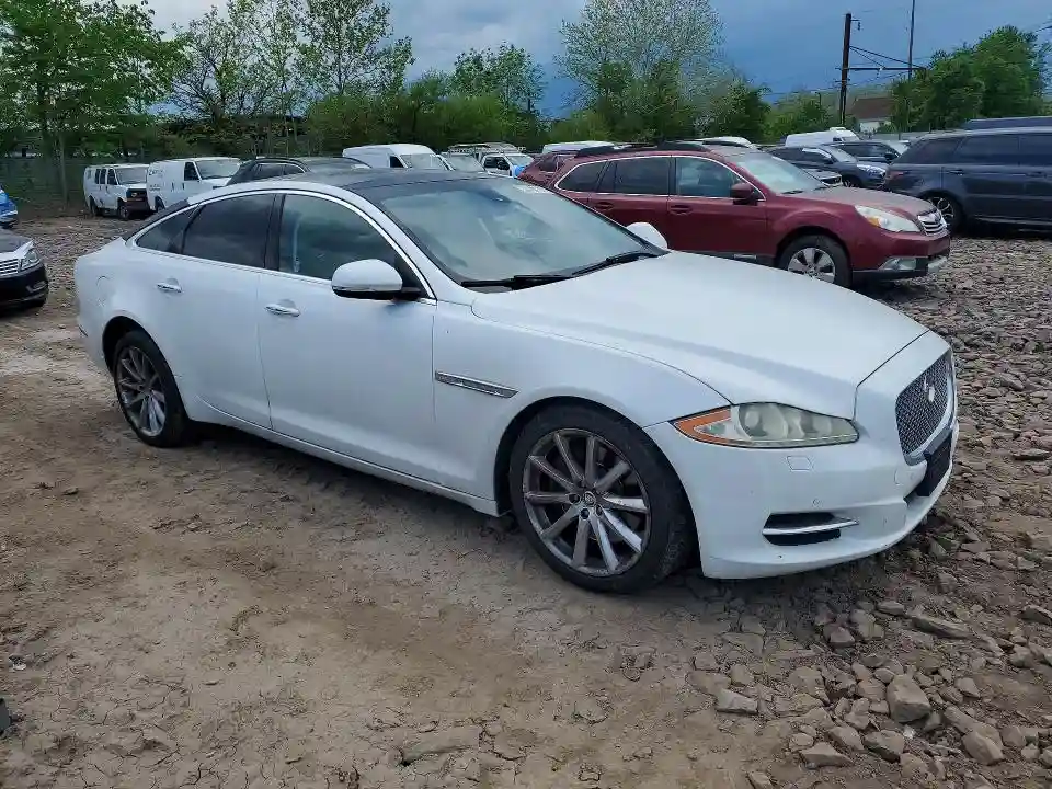 SAJWA1CB9CLV34743 2012 JAGUAR XJ-3