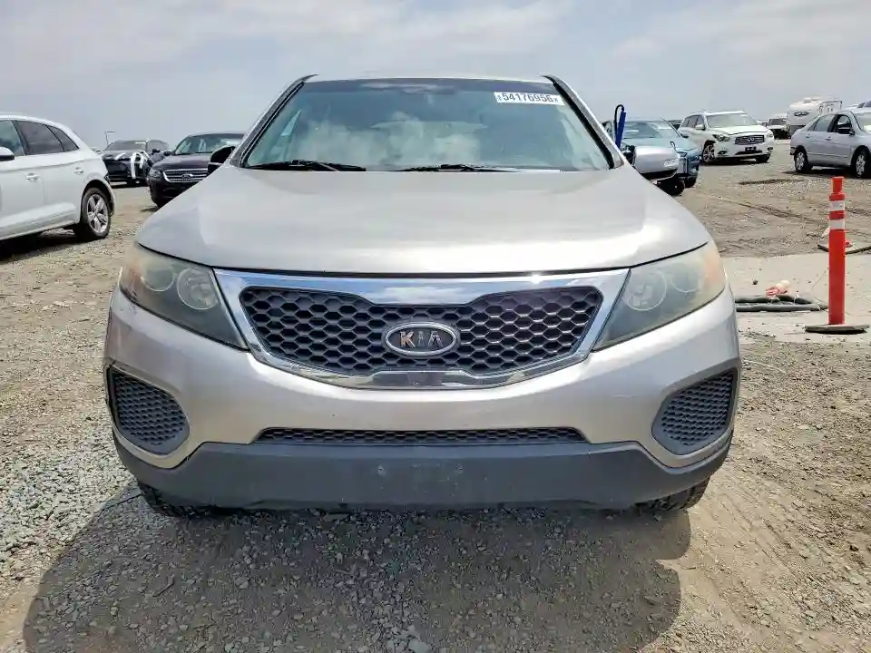 5XYKT3A11CG279823 2012 KIA SORENTO-4