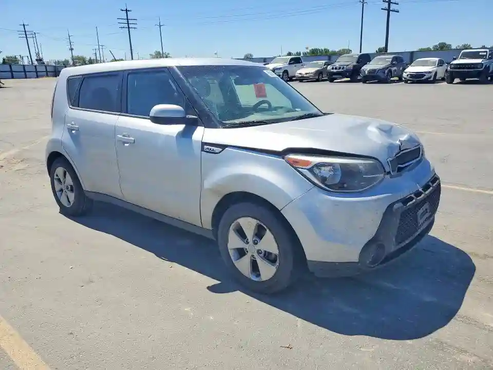 KNDJN2A24G7852774 2016 KIA SOUL BASE-3