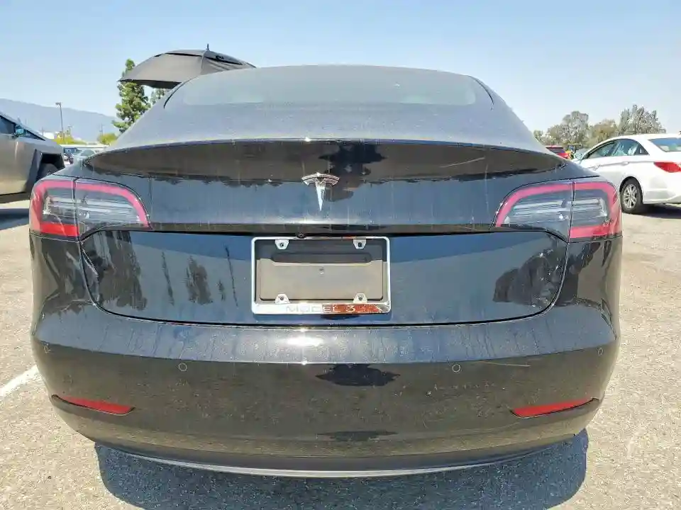 5YJ3E1EA5KF317850 2019 TESLA MODEL 3-5