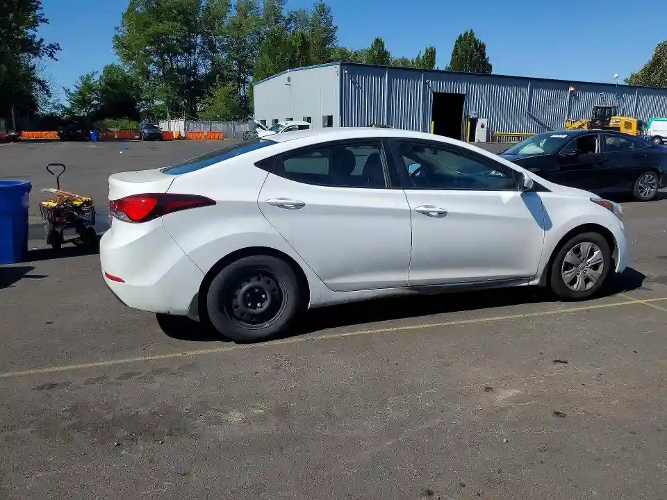 5NPDH4AE9GH776457 2016 HYUNDAI ELANTRA-2