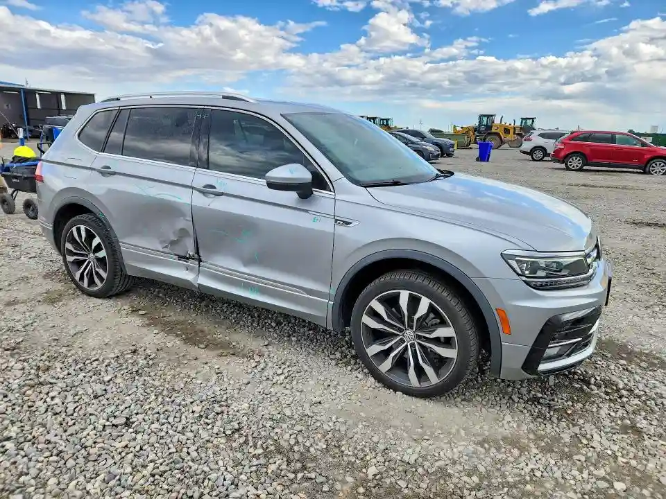 3VV4B7AX4LM118555 2020 VOLKSWAGEN TIGUAN-3