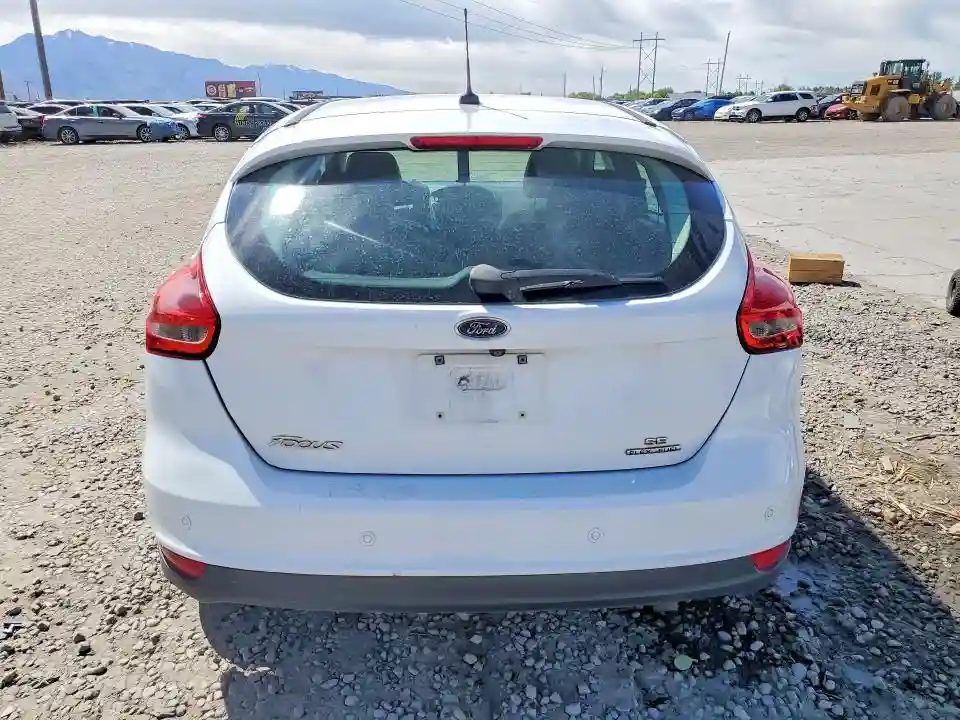 1FADP3K22GL311439 2016 FORD FOCUS-5