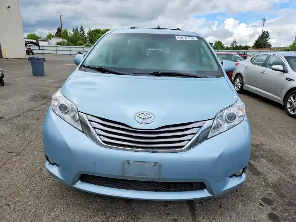 5TDYZ3DCXHS833151 2017 TOYOTA SIENNA-4