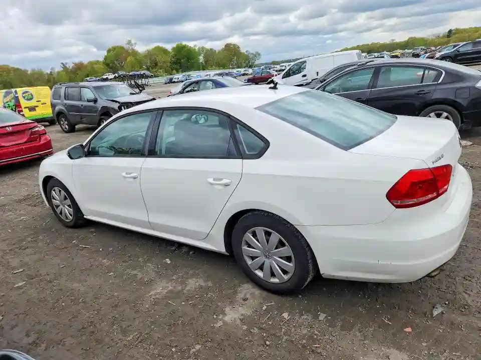 1VWAP7A39DC010268 2013 VOLKSWAGEN PASSAT-1