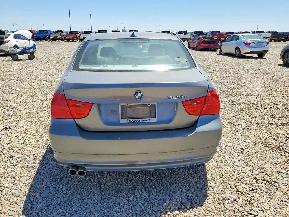 WBAPH7C52BE683197 2011 BMW 3 SERIES-5