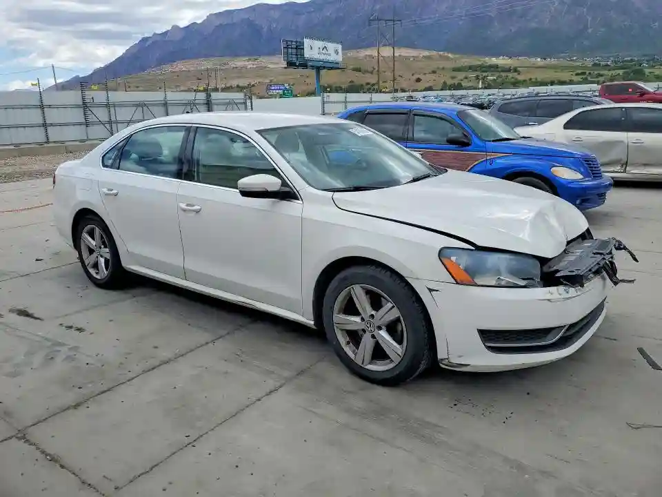 1VWBP7A34DC090079 2013 VOLKSWAGEN PASSAT-3
