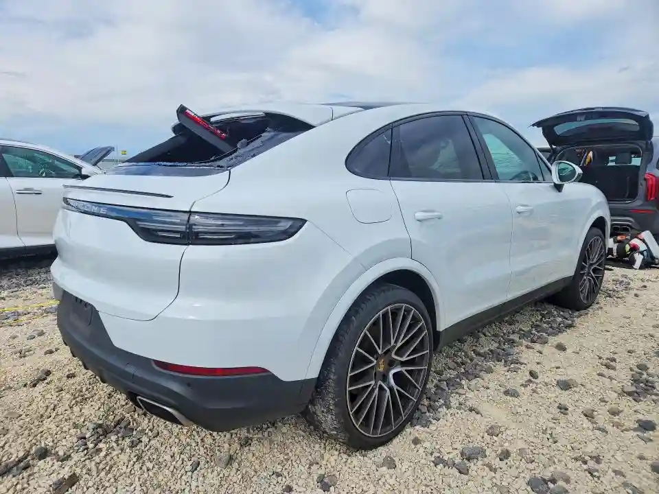 WP1BA2AY9NDA48097 2022 PORSCHE CAYENNE-2