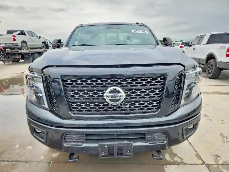 1N6BA1F48JN520146 2018 NISSAN TITAN-4