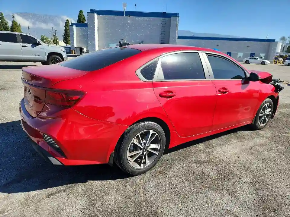 3KPF24AD8PE544065 2023 KIA FORTE LXS-2