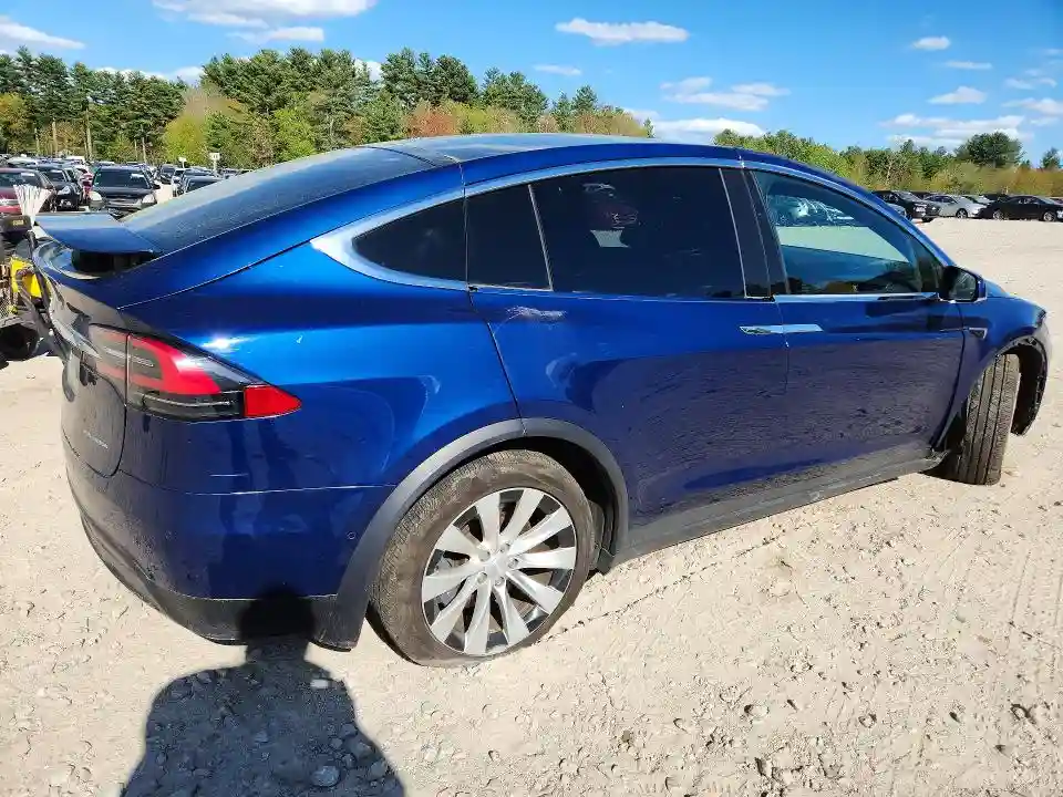 5YJXCBE27KF184885 2019 TESLA MODEL X-2