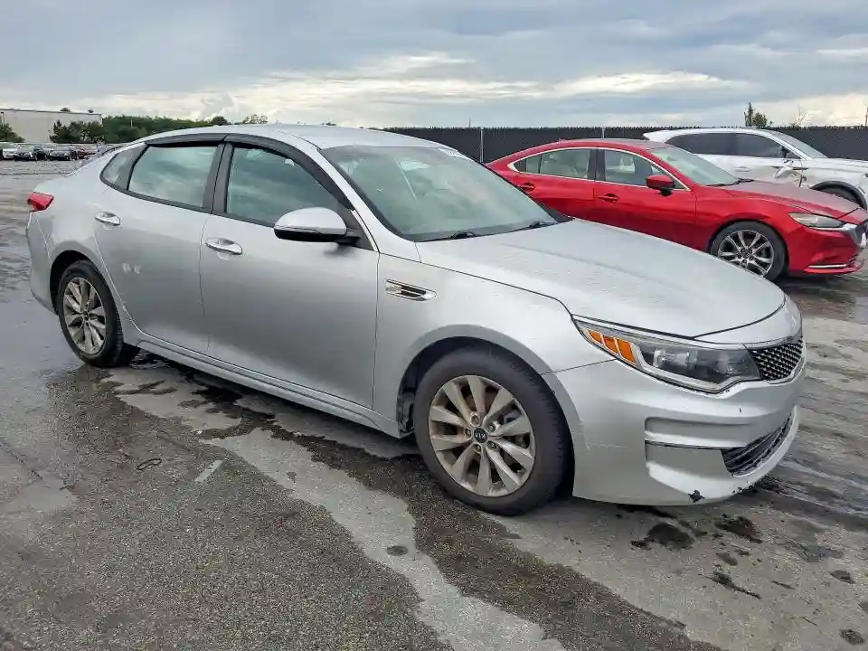 5XXGT4L30HG153538 2017 KIA OPTIMA-3