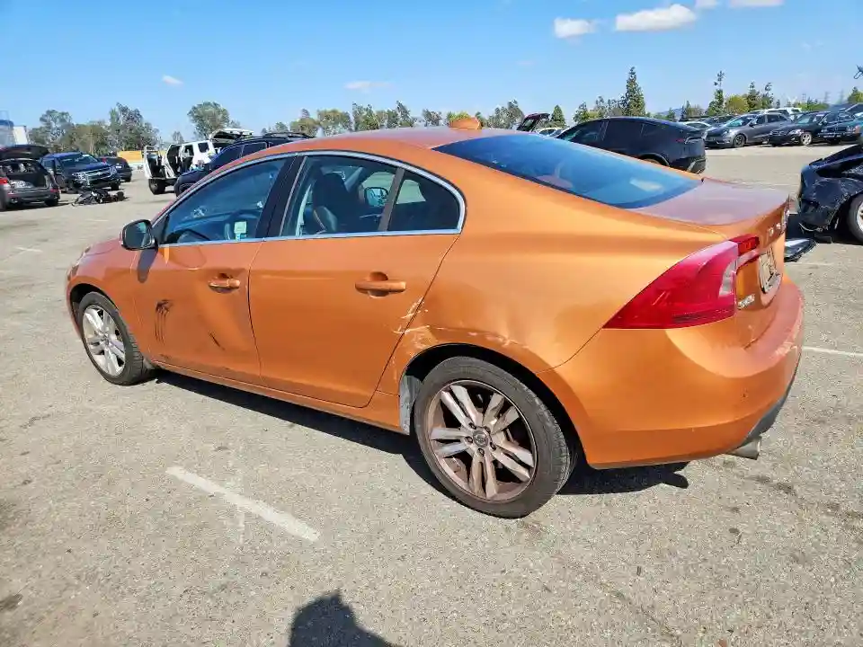YV1612FS1D2201700 2013 VOLVO S60-1