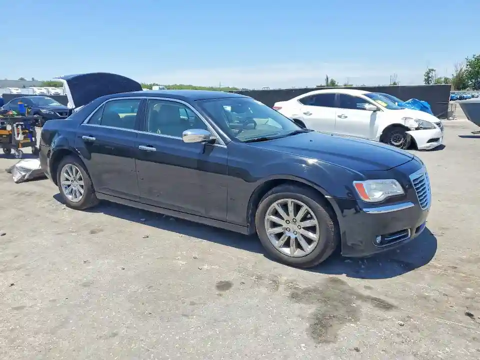 2C3CCAEG3DH620377 2013 CHRYSLER 300-3