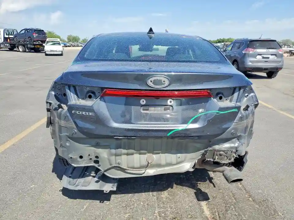 3KPF24AD7LE173183 2020 KIA FORTE LXS-5