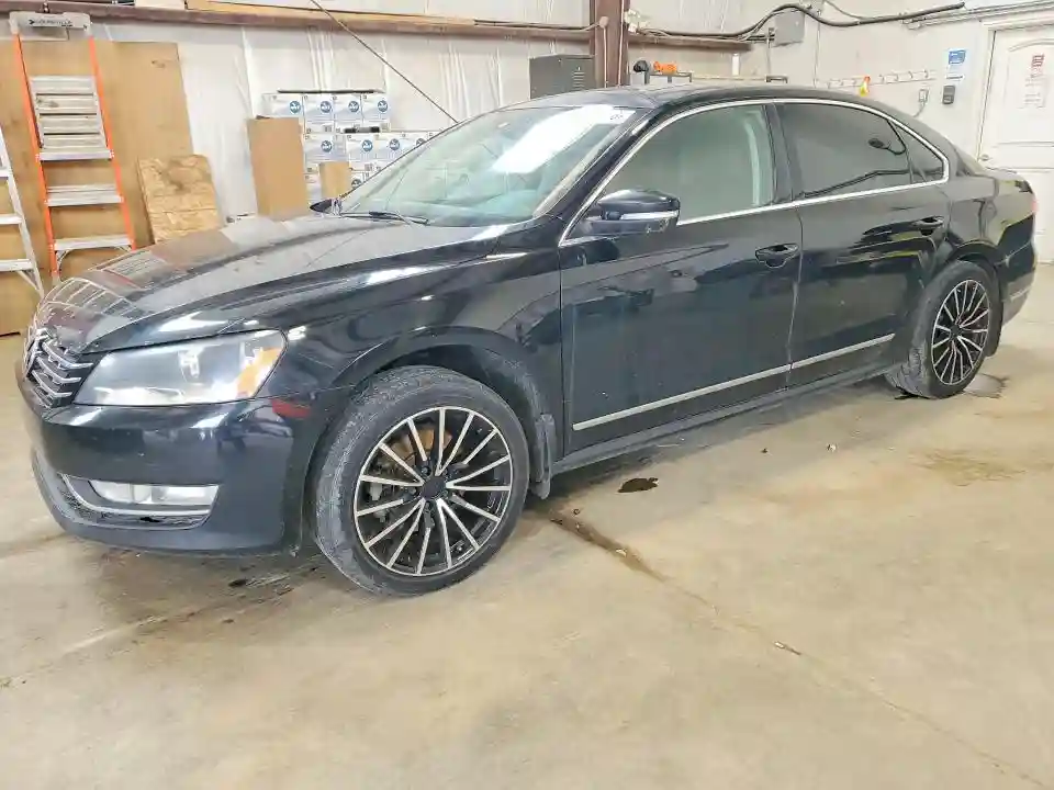 1VWBN7A38DC124109 2013 VOLKSWAGEN PASSAT-0
