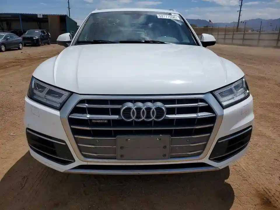 WA1BNAFY5J2141630 2018 AUDI Q5-4