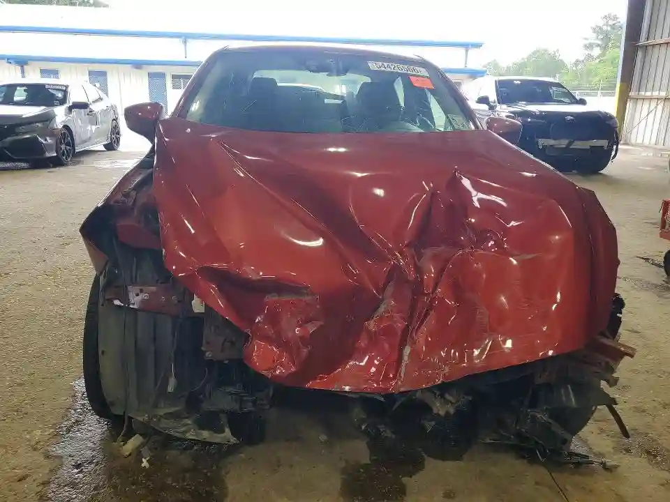 3MYDLBYV1JY303902 2018 TOYOTA YARIS-4