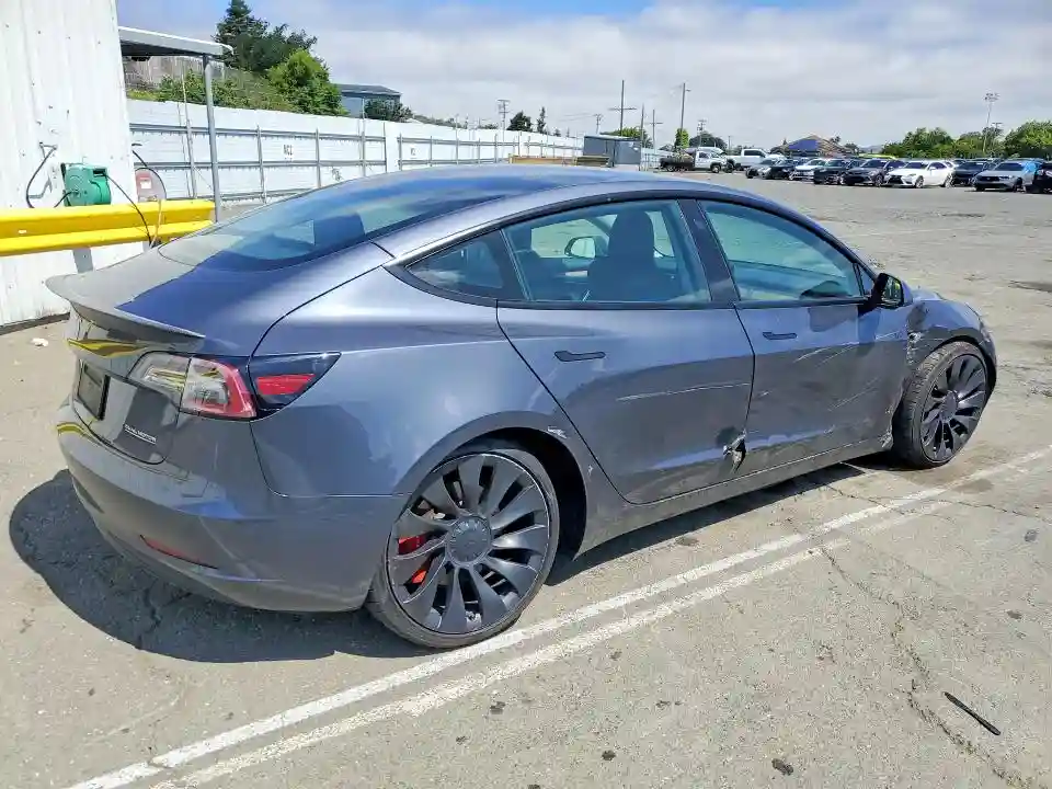 5YJ3E1EC7PF383860 2023 TESLA MODEL 3-2
