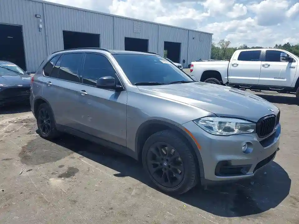 5UXKT0C51J0W00601 2018 BMW X5-3