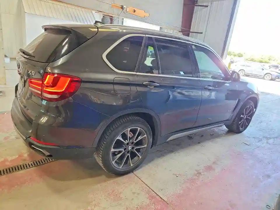 5UXKR0C50J0X86632 2018 BMW X5-2
