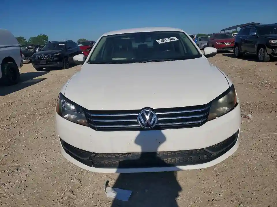 1VWBT7A36FC060810 2015 VOLKSWAGEN PASSAT-4