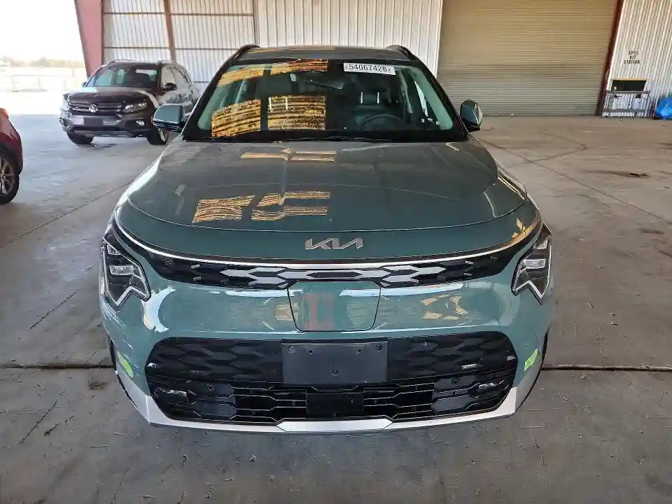 KNDCT3L14P5039293 2023 KIA NIRO-4