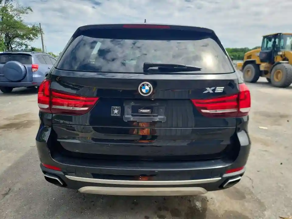 5UXKR0C52J0X97390 2018 BMW X5-5