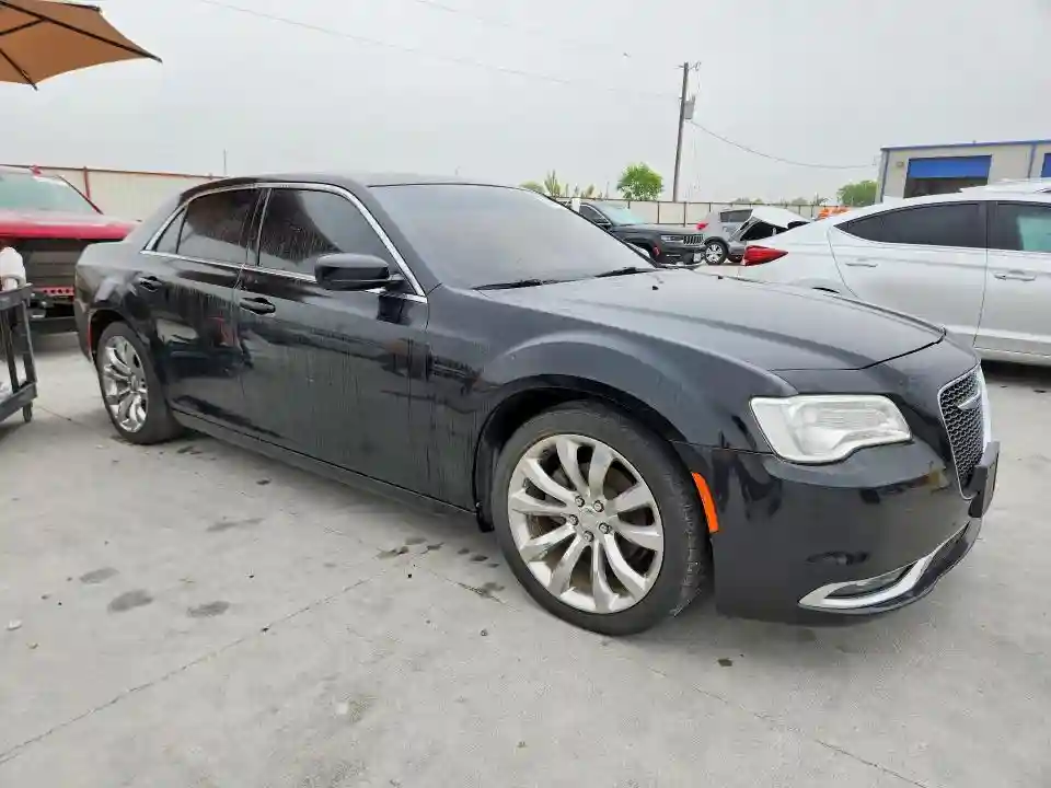 2C3CCAAGXLH117773 2020 CHRYSLER 300-3