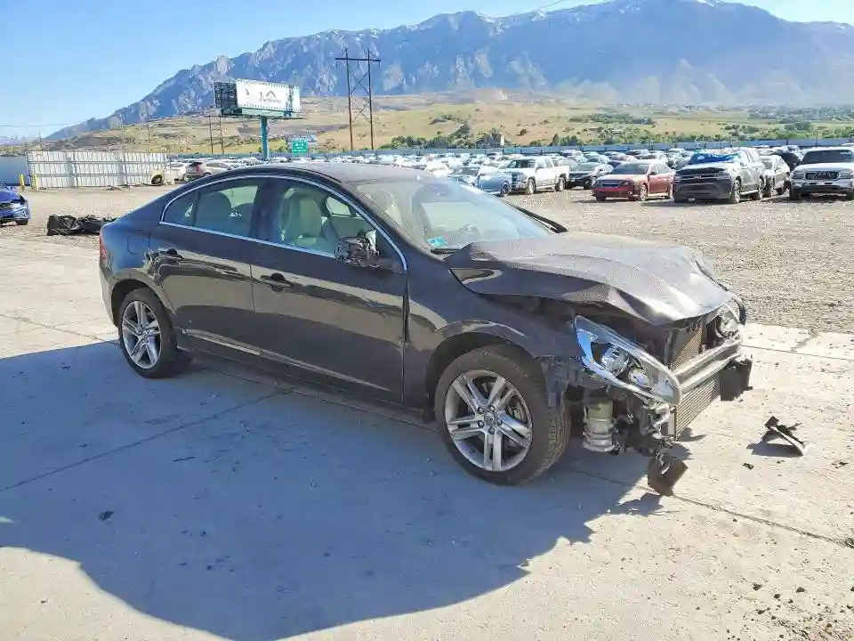 YV1612FS4E1299127 2014 VOLVO S60-3