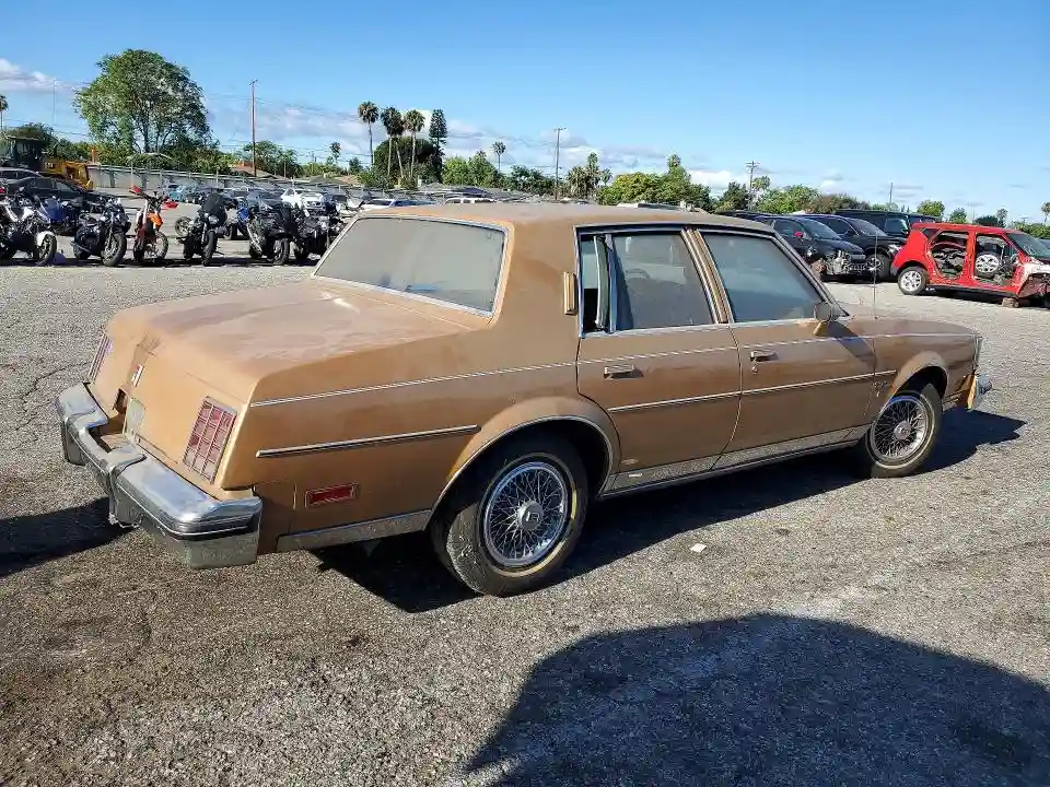 1G3AM69A0CM456911 1982 OLDSMOBILE CUTLASS-2