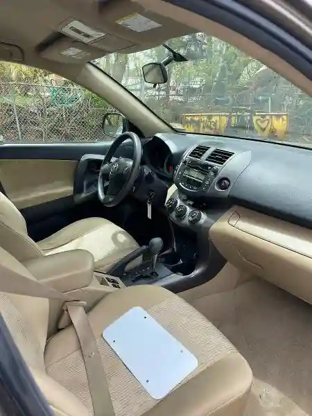 2T3BF4DV4BW176634 2011 TOYOTA RAV4-4