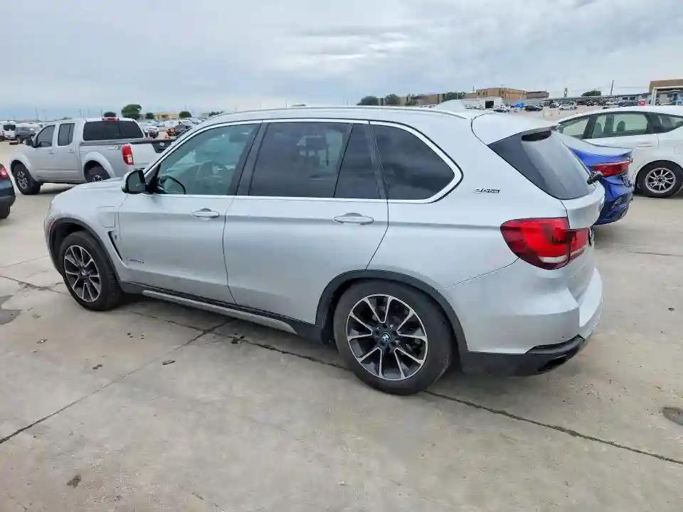 5UXKT0C52J0W00459 2018 BMW X5-1
