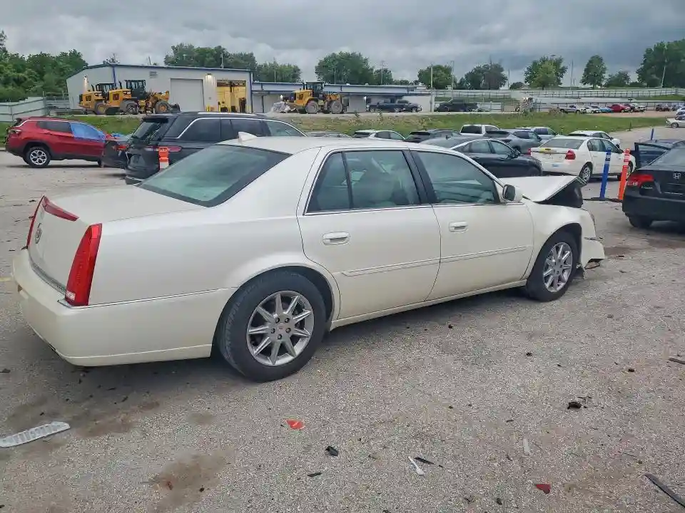 1G6KD5E61BU131072 2011 CADILLAC DTS-2