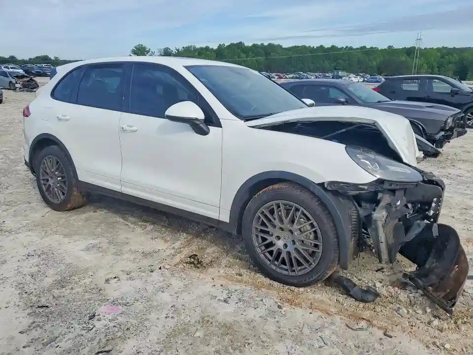 WP1AB2A26HLA52459 2017 PORSCHE CAYENNE-3