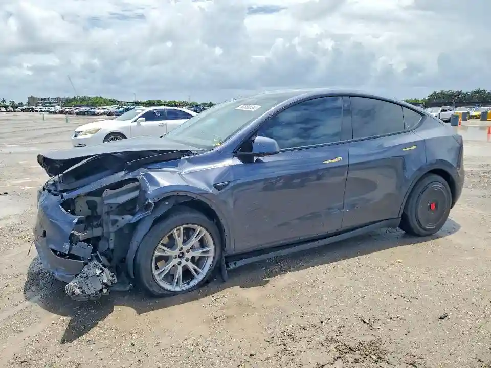 7SAYGDEE9NF436335 2022 TESLA MODEL Y-0