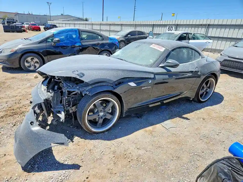 WBALM7C59AE382225 2010 BMW Z4-0