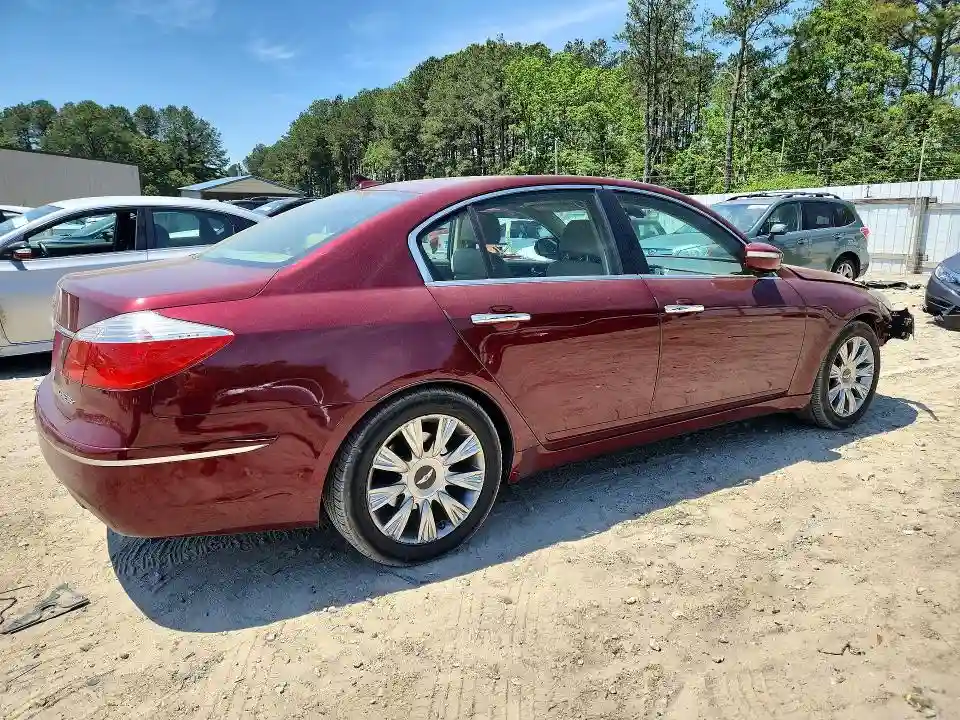 KMHGC4DE4BU124573 2011 HYUNDAI GENESIS-2